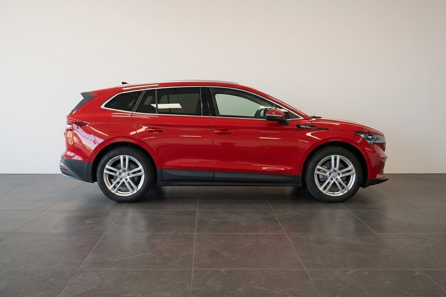 Skoda Enyaq 80 iV Design Selection Suite 204HK 5d Aut.