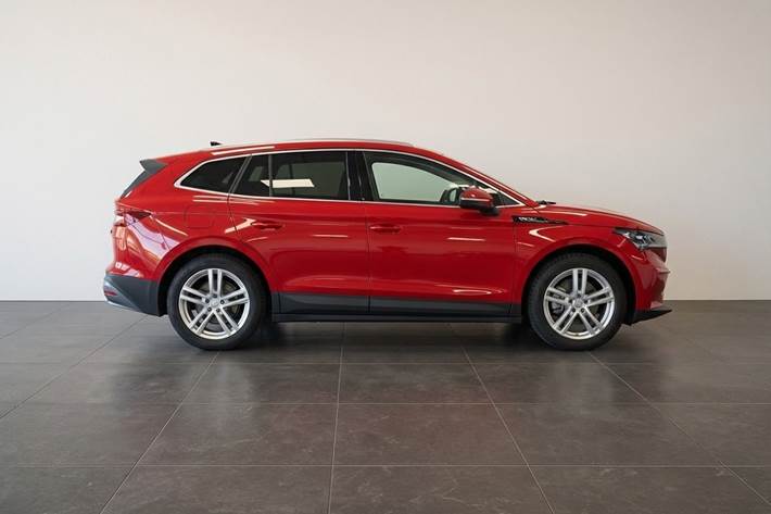 Rød Skoda Enyaq fra 2022