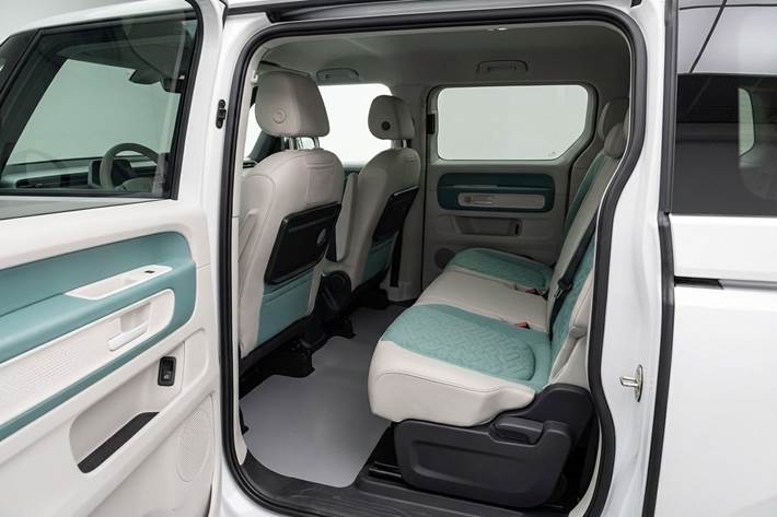 Sølv VW ID.Buzz fra 2023