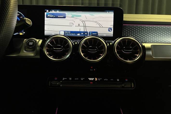 Hvid Mercedes EQB 250+ fra 2025