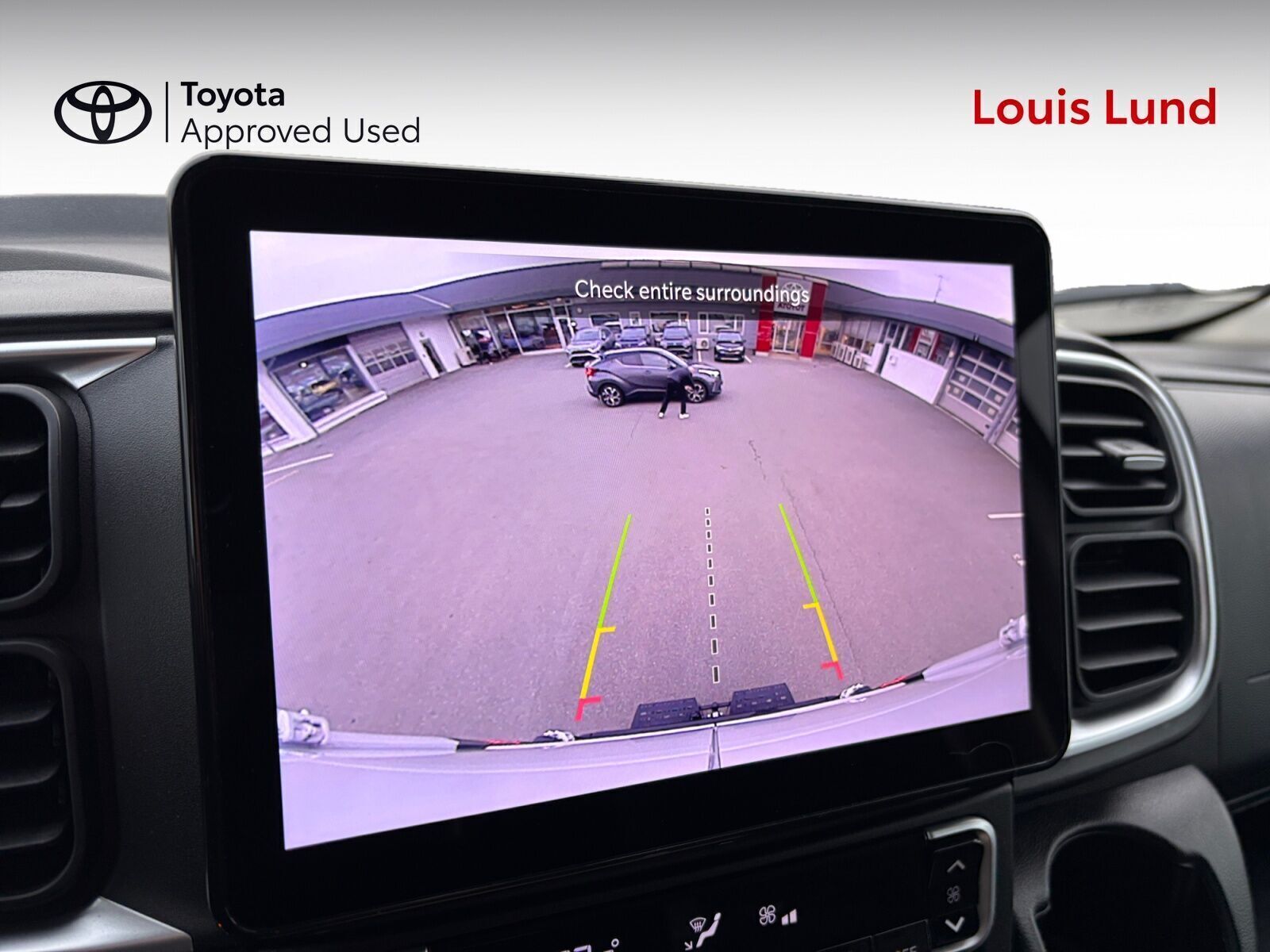 Hvid Toyota Proace Max Electric fra 2025