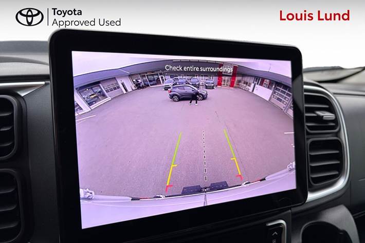 Hvid Toyota Proace Max Electric fra 2025