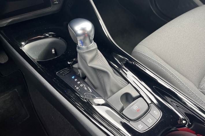 Rød Toyota C-HR fra 2020