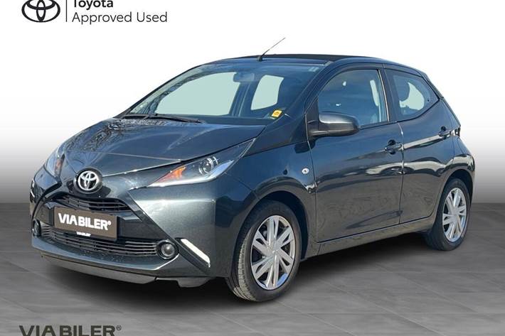 Grå Toyota Aygo fra 2017