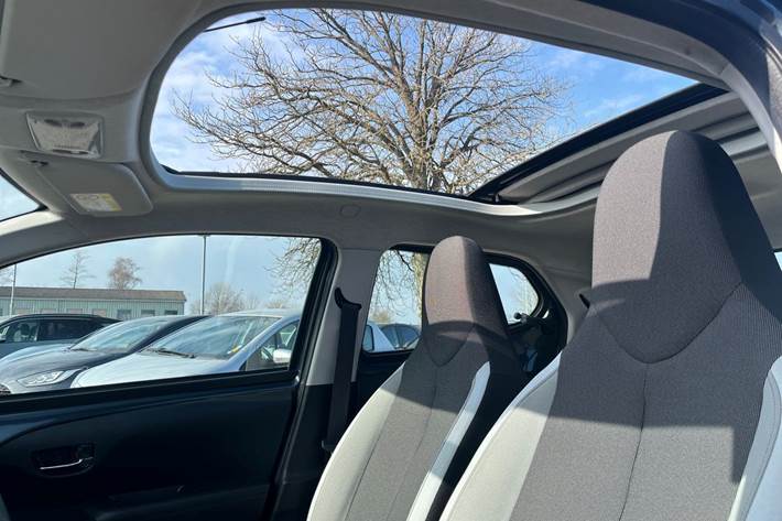 Grå Toyota Aygo fra 2017