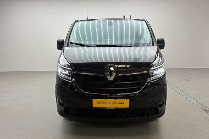 Sort Renault Trafic fra 2021