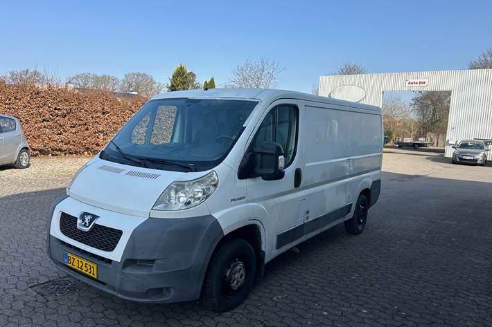 Hvid Peugeot Boxer fra 2006