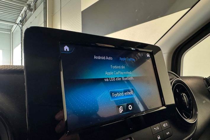 Hvid Mercedes eCitan fra 2024