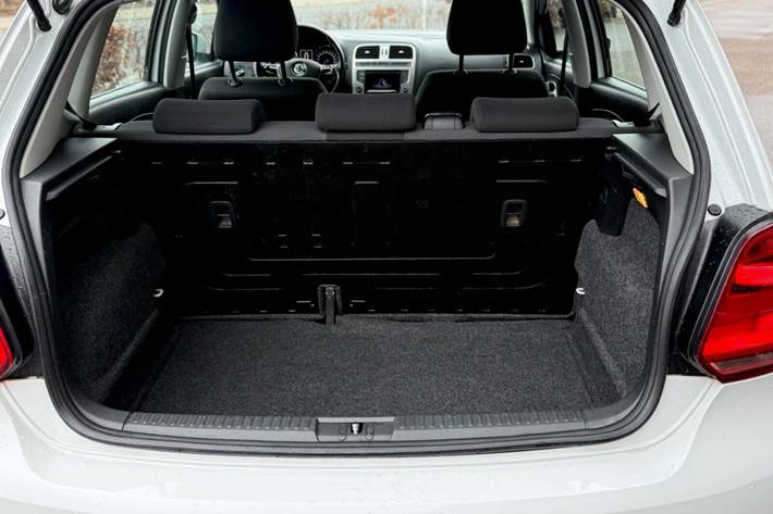 Blå VW Polo fra 2017