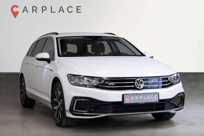 Hvid VW Passat fra 2020