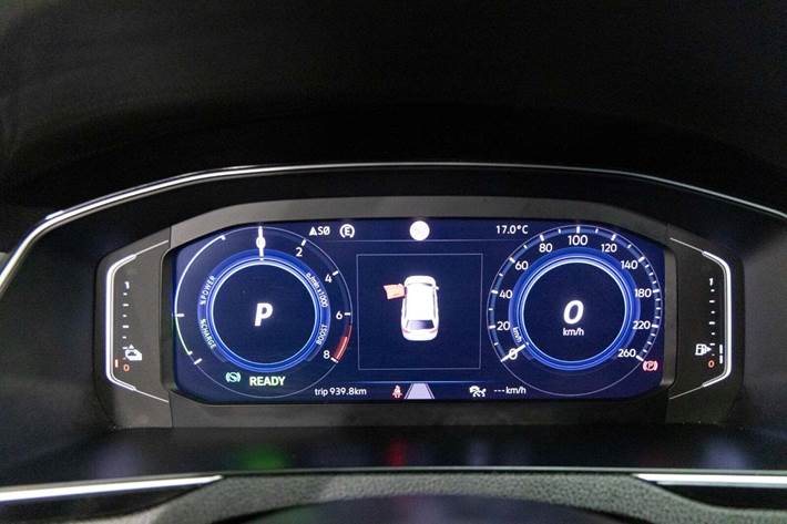 Hvid VW Passat fra 2020