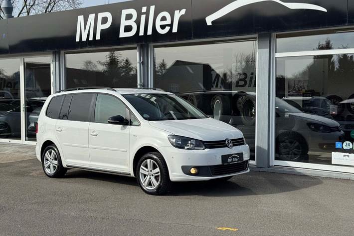 Hvid VW Touran fra 2013