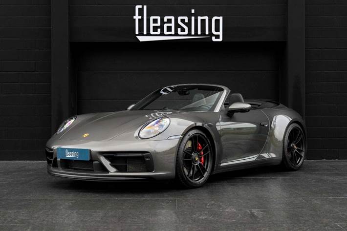 Grå Porsche 911 Carrera 4 GTS fra 2022