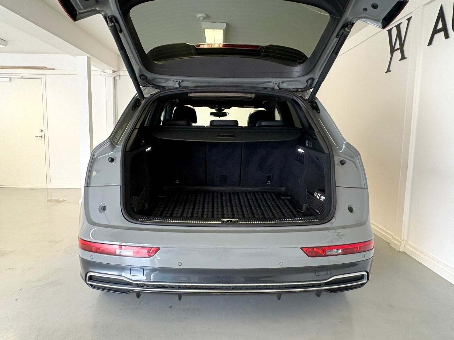 Grå Audi Q5 fra 2018