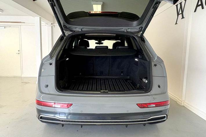 Grå Audi Q5 fra 2018