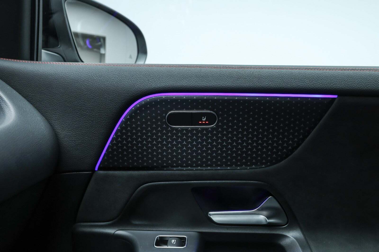 Sort Mercedes EQA250+ fra 2024