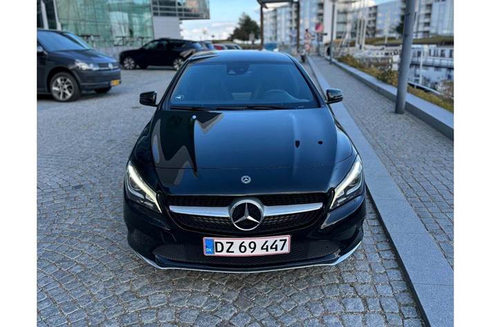 Sort Mercedes CLA200 d fra 2017