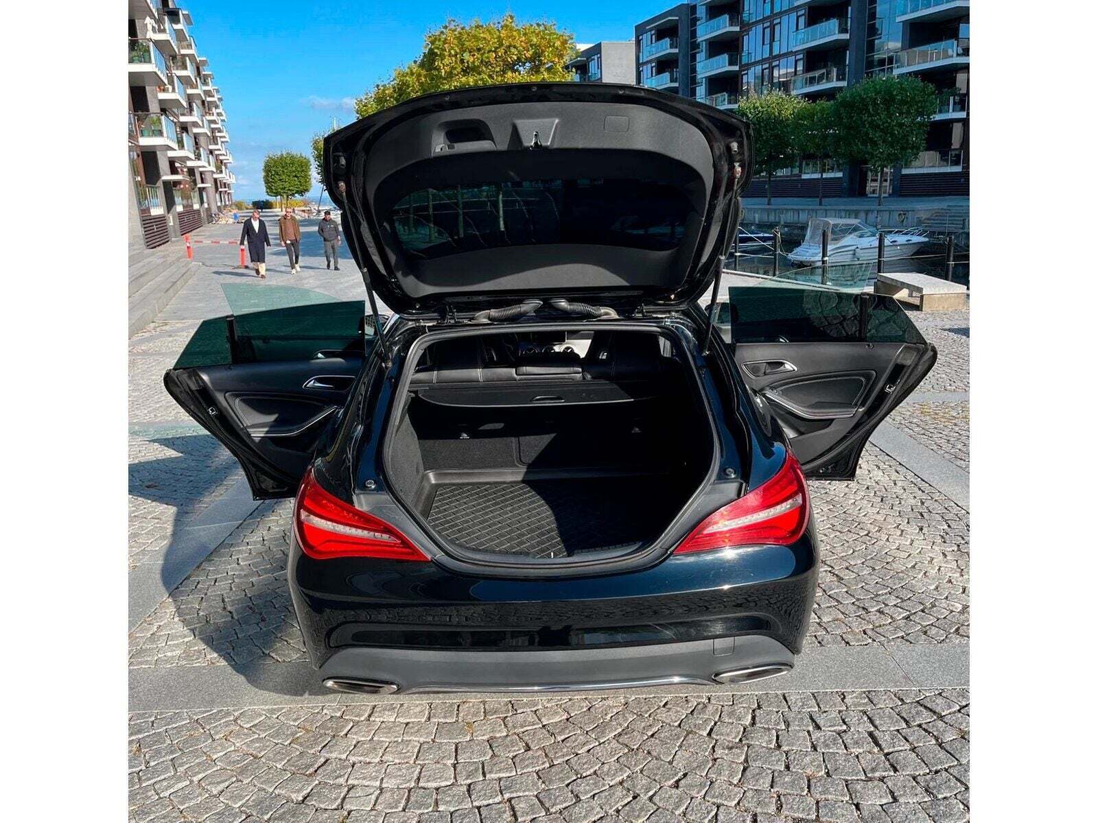 Sort Mercedes CLA200 d fra 2017