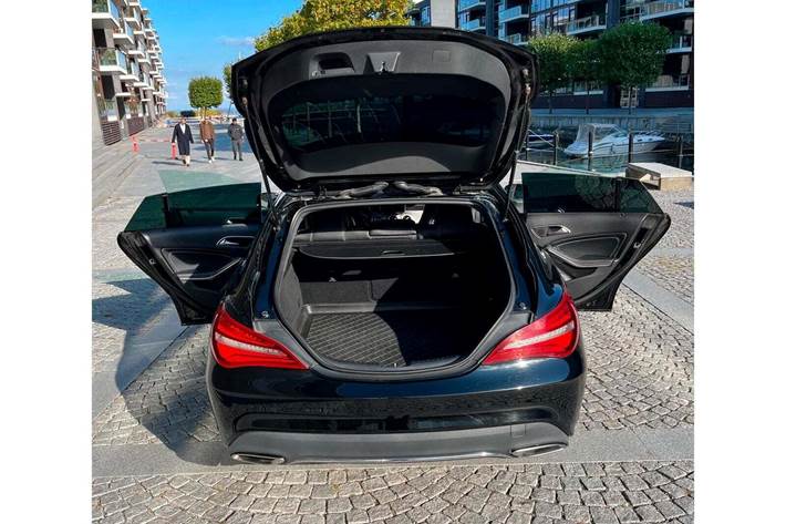 Sort Mercedes CLA200 d fra 2017