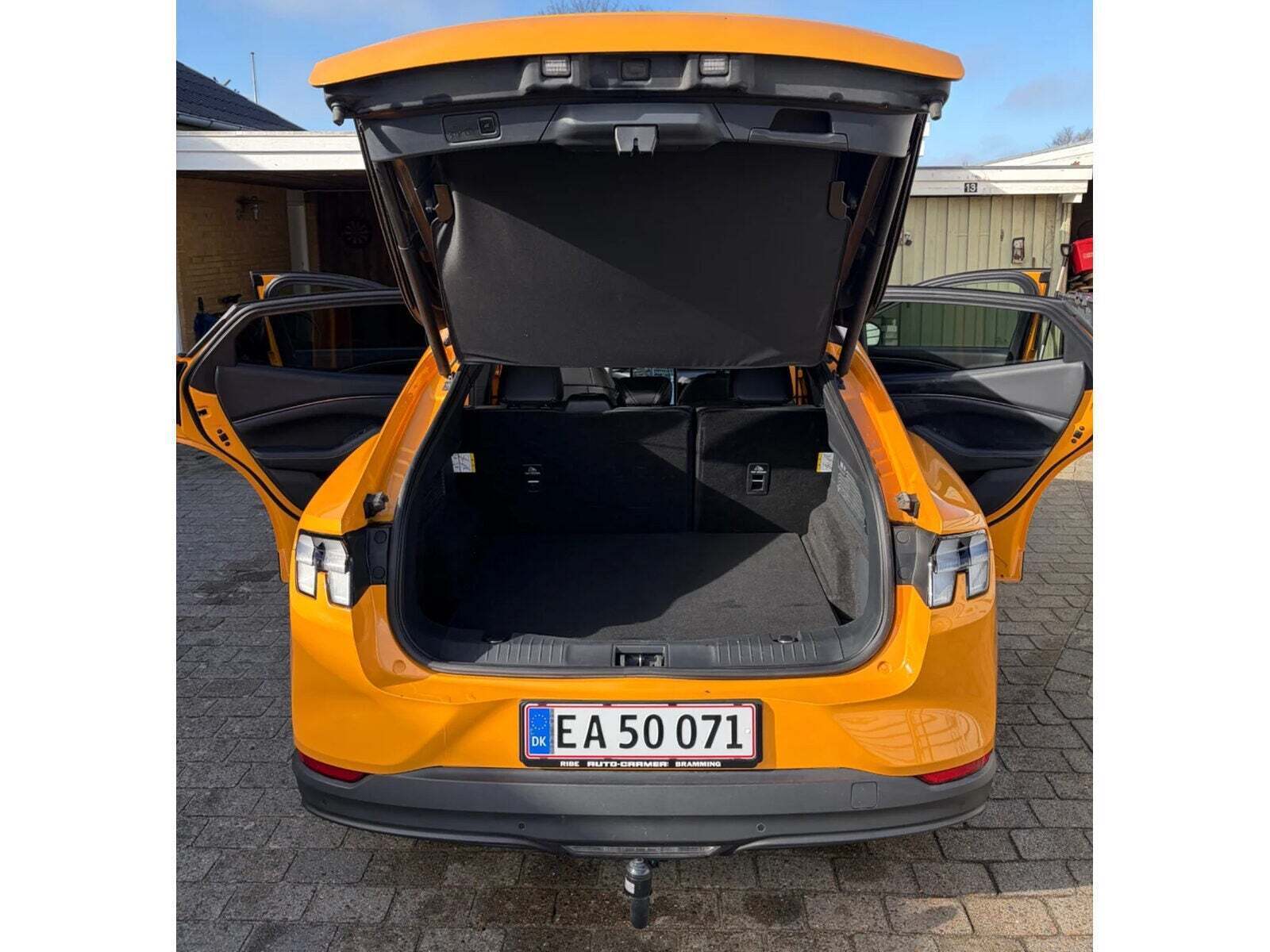 Orange Ford Mustang Mach-E fra 2022