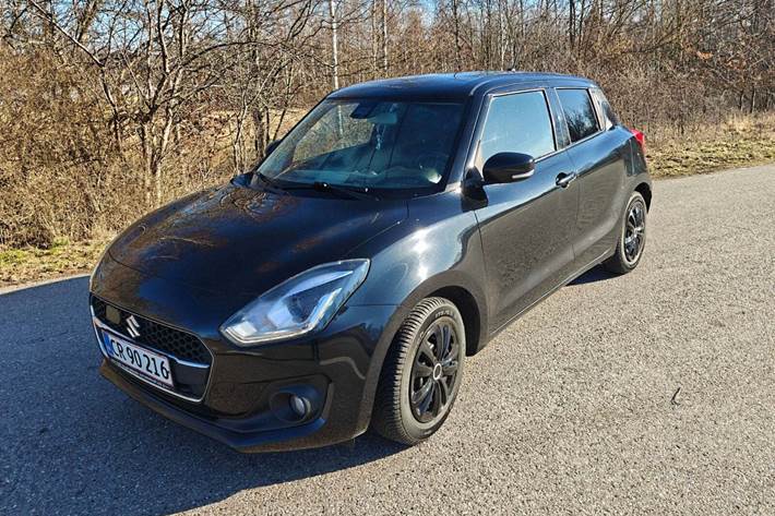Sort Suzuki Swift fra 2018 set udefra