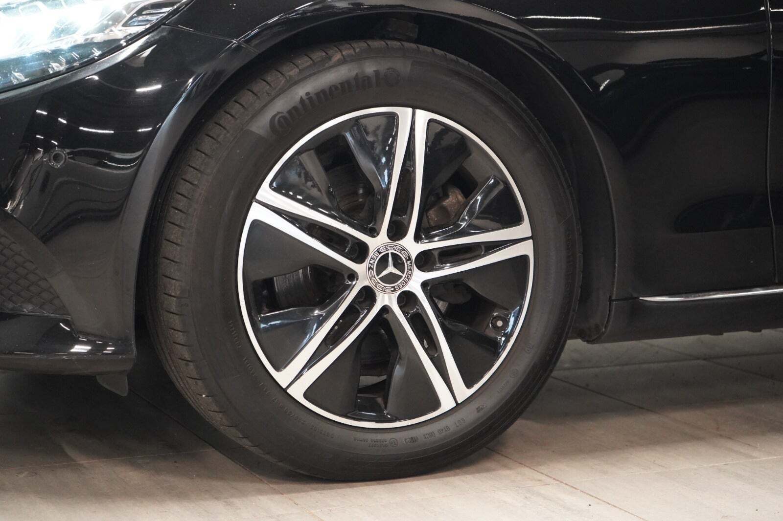 Sort Mercedes C200 fra 2020