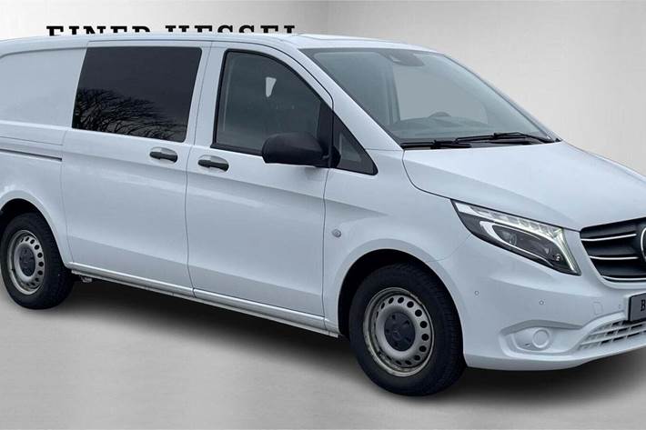 Hvid Mercedes Vito 114 fra 2022