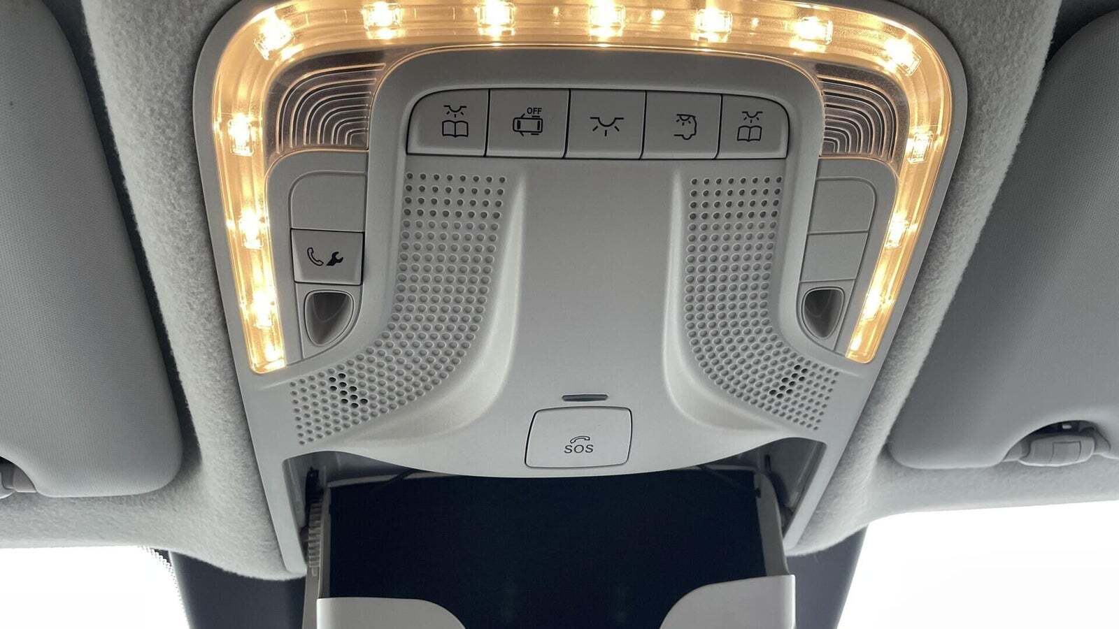 Hvid Mercedes Vito 114 fra 2022