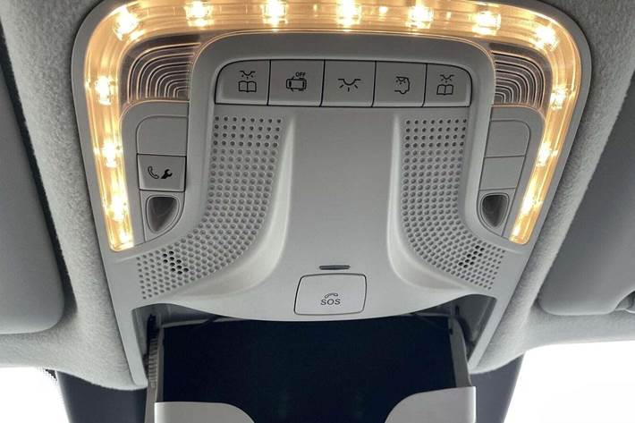 Hvid Mercedes Vito 114 fra 2022