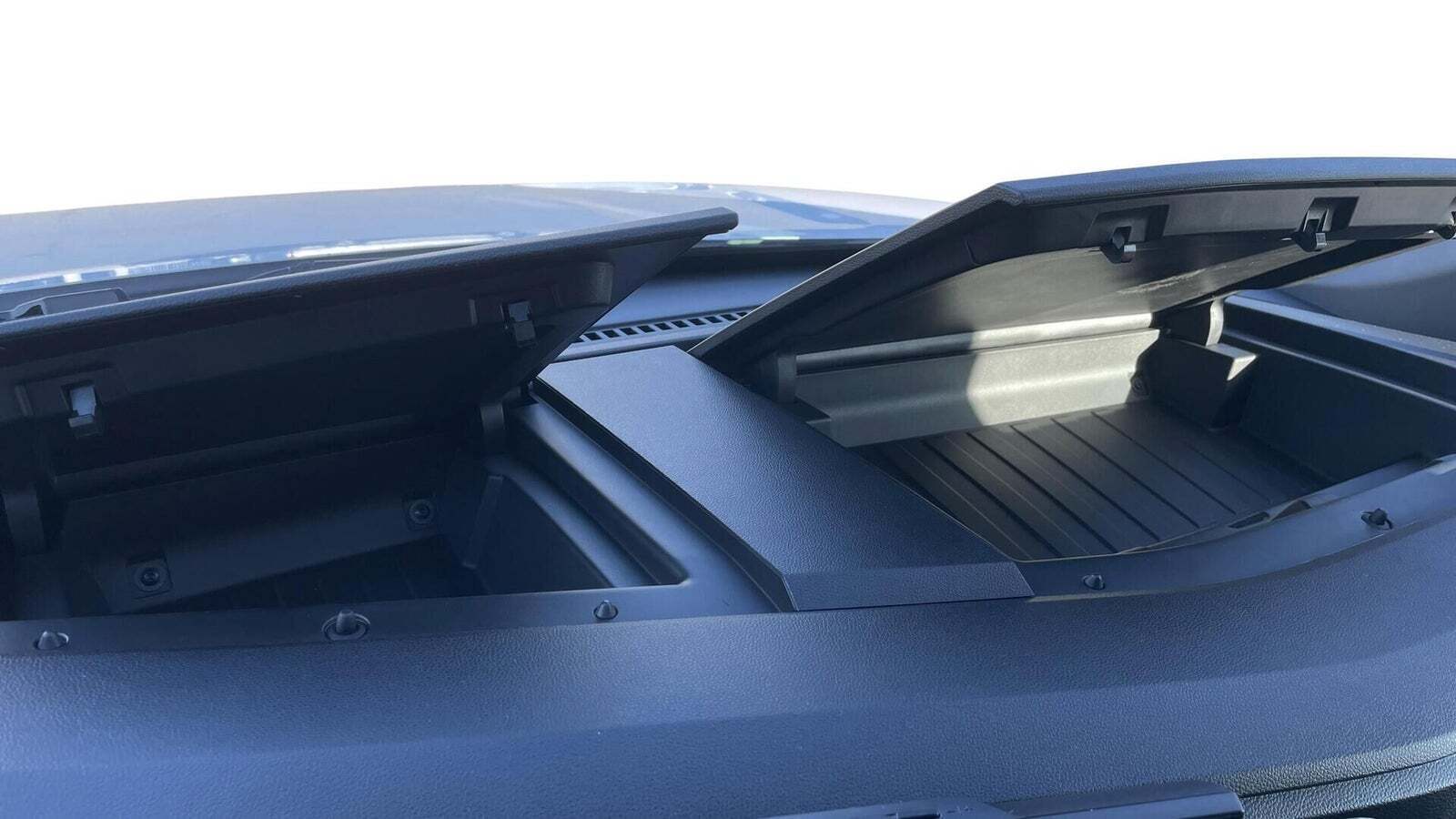 Hvid Renault Master V T33 fra 2025