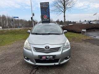 Toyota Sportsvan 2,0 D-4D T1