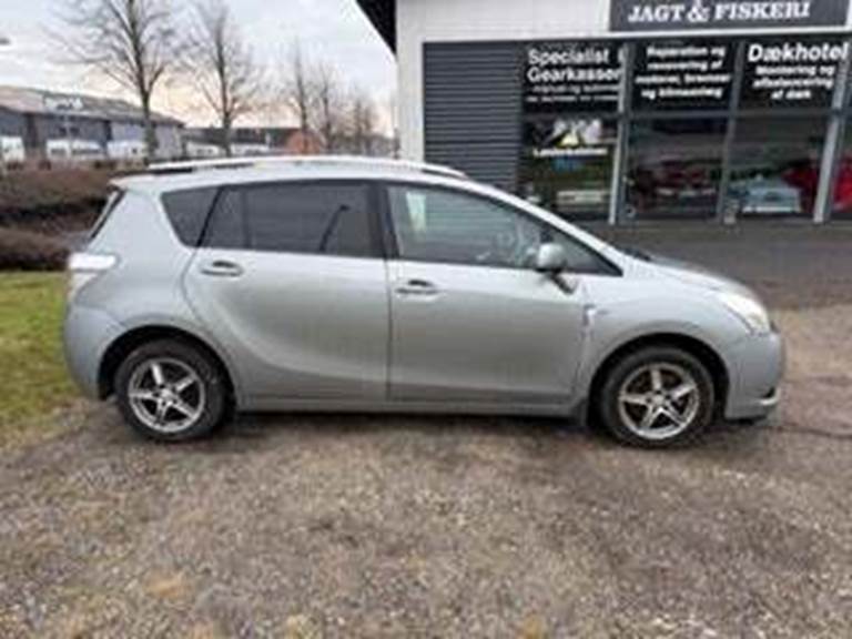 Toyota Sportsvan 2,0 D-4D T1