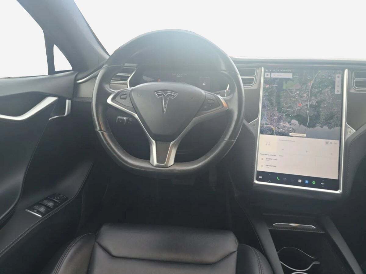 Sort Tesla Model S fra 2017