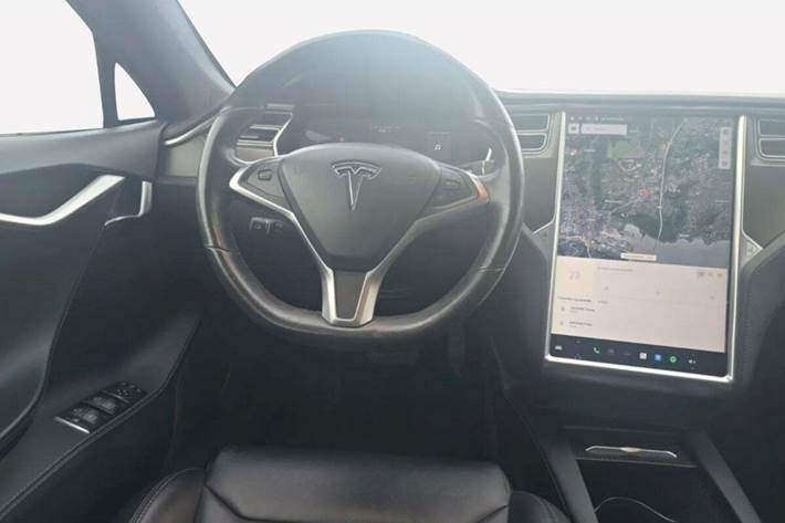 Sort Tesla Model S fra 2017
