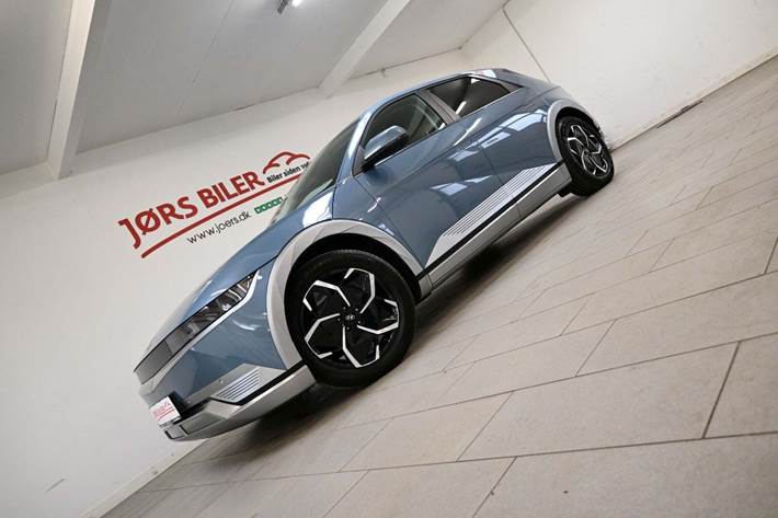 Blå Hyundai Ioniq 5 fra 2024