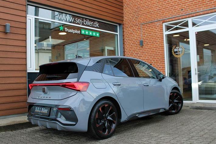 Grå Cupra Born fra 2022