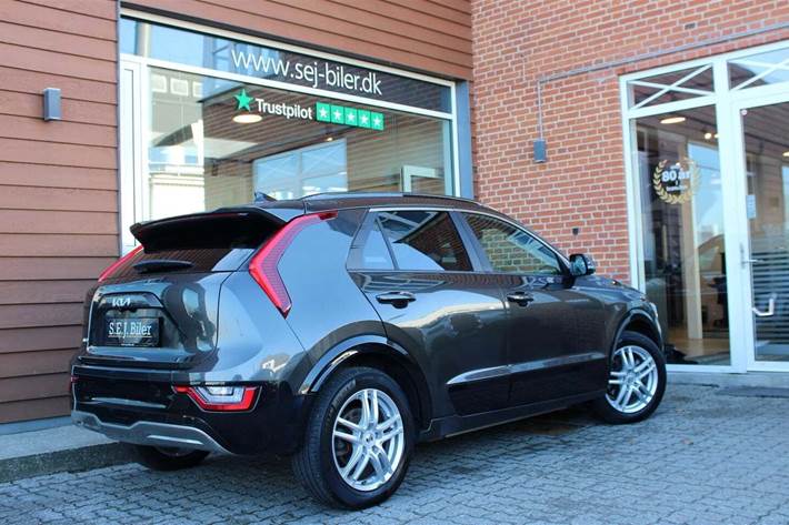 Grå Kia Niro fra 2022