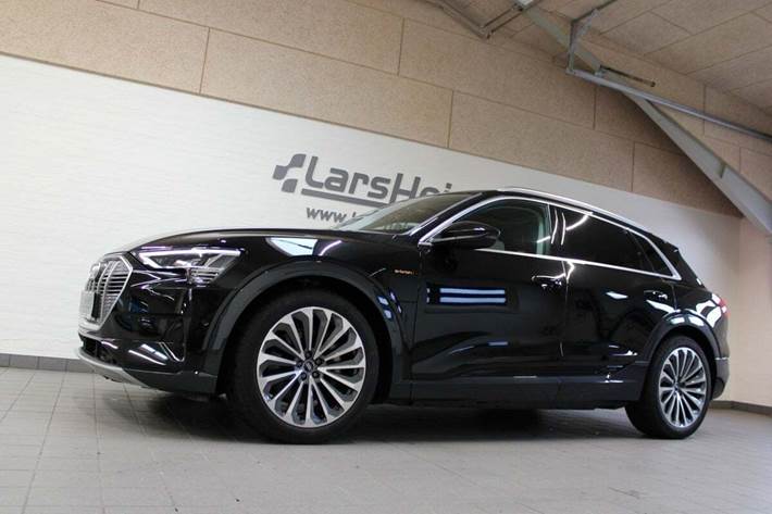 Sort Audi e-tron fra 2023