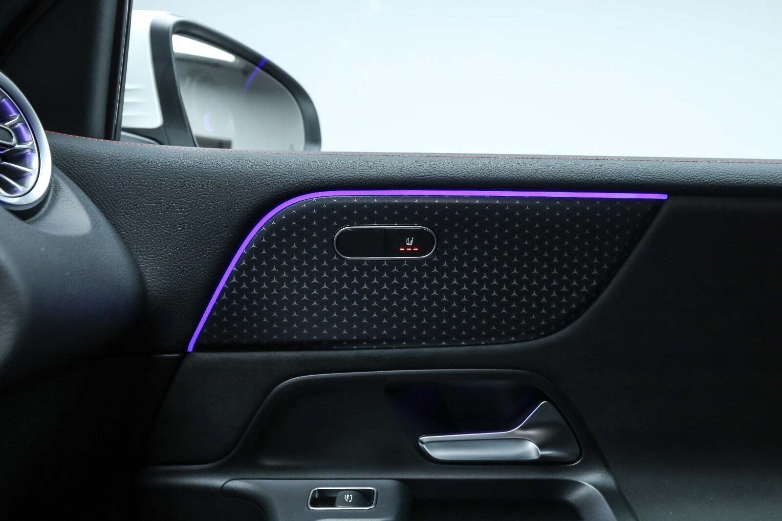 Hvid Mercedes EQB250+ fra 2026