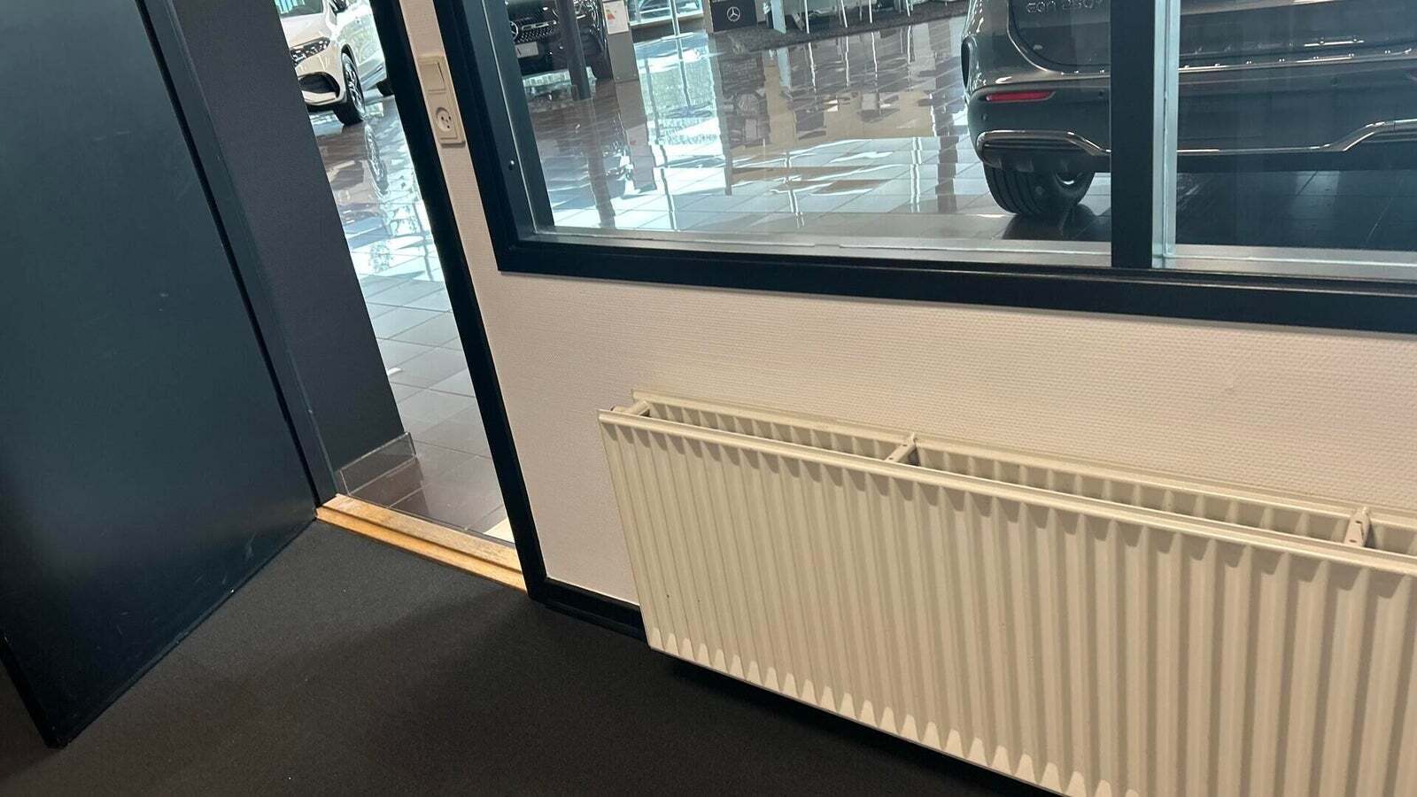 Hvid Mercedes Vito 114 fra 2023