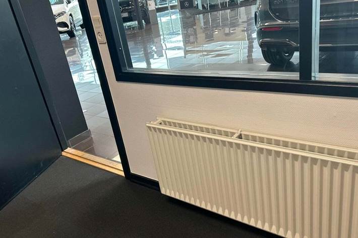 Hvid Mercedes Vito 114 fra 2023