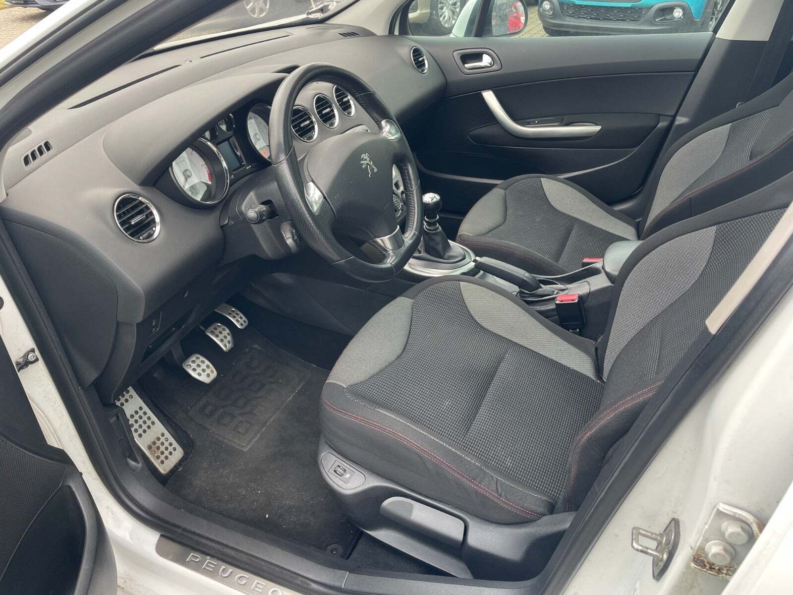 Peugeot 308 1,6 THP 156 Sportium SW 7prs