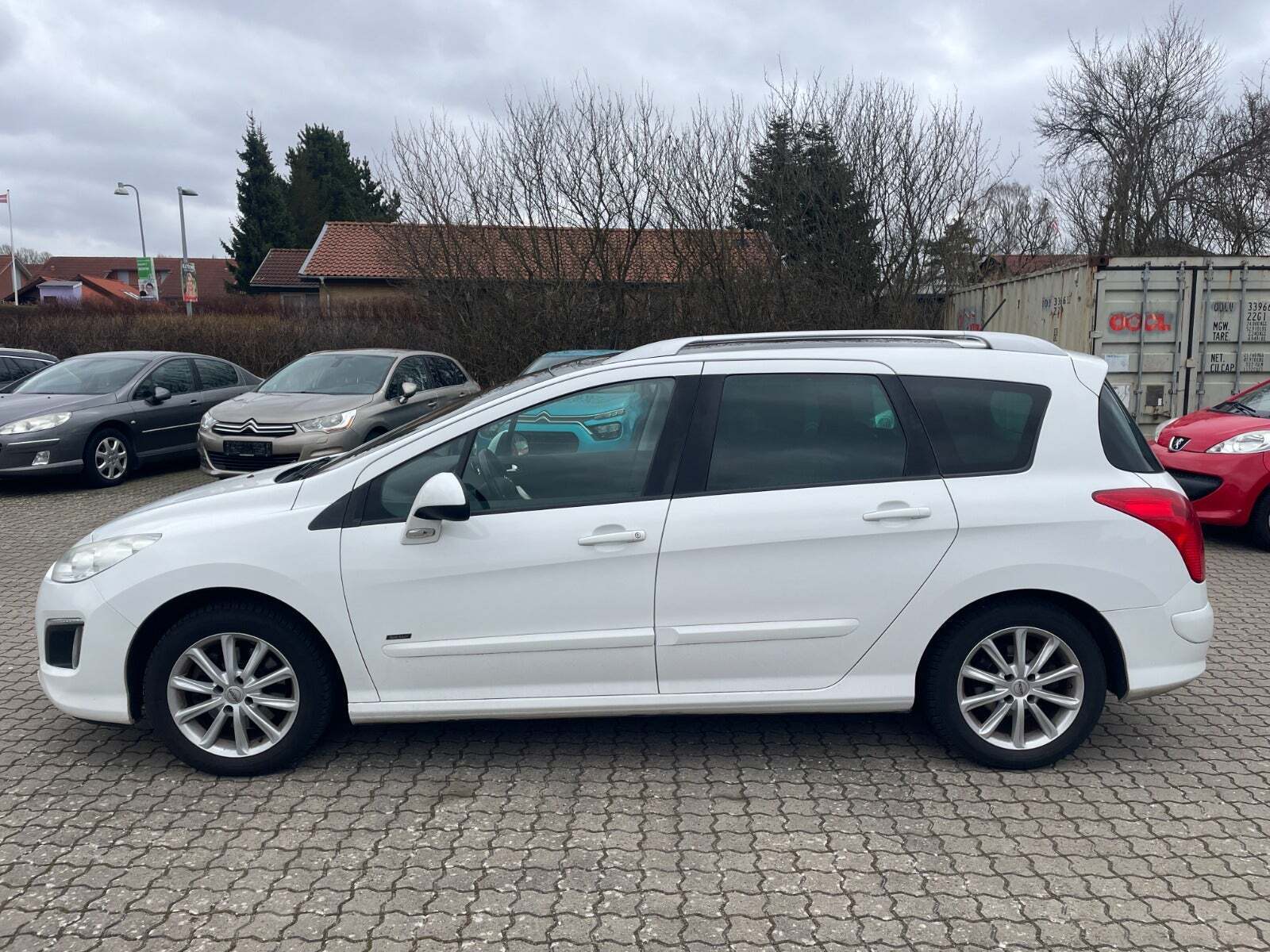 Hvid Peugeot 308 fra 2010