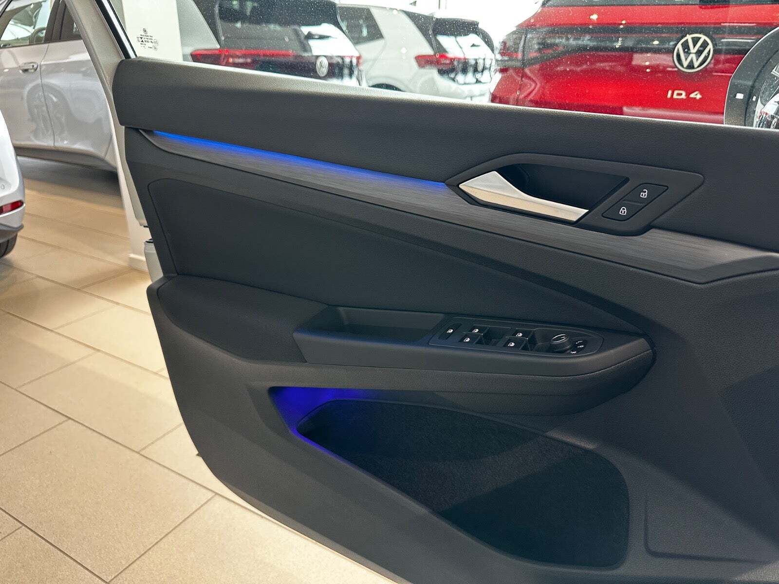 Sølv VW Golf VIII fra 2020