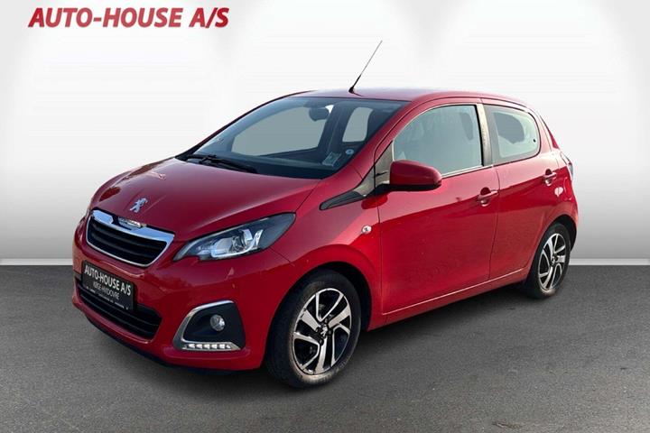 Rød Peugeot 108 fra 2020 set udefra