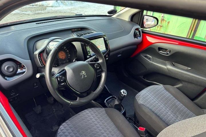 Rød Peugeot 108 fra 2020