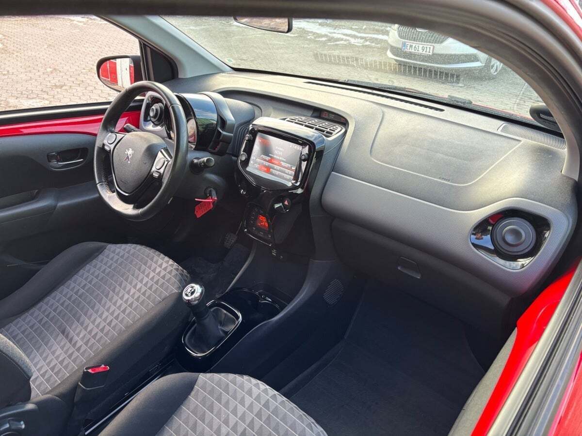Rød Peugeot 108 fra 2020