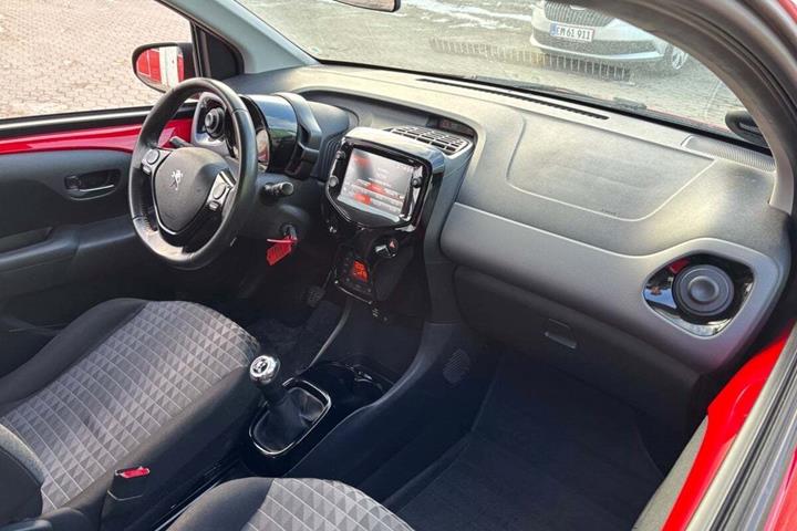 Rød Peugeot 108 fra 2020