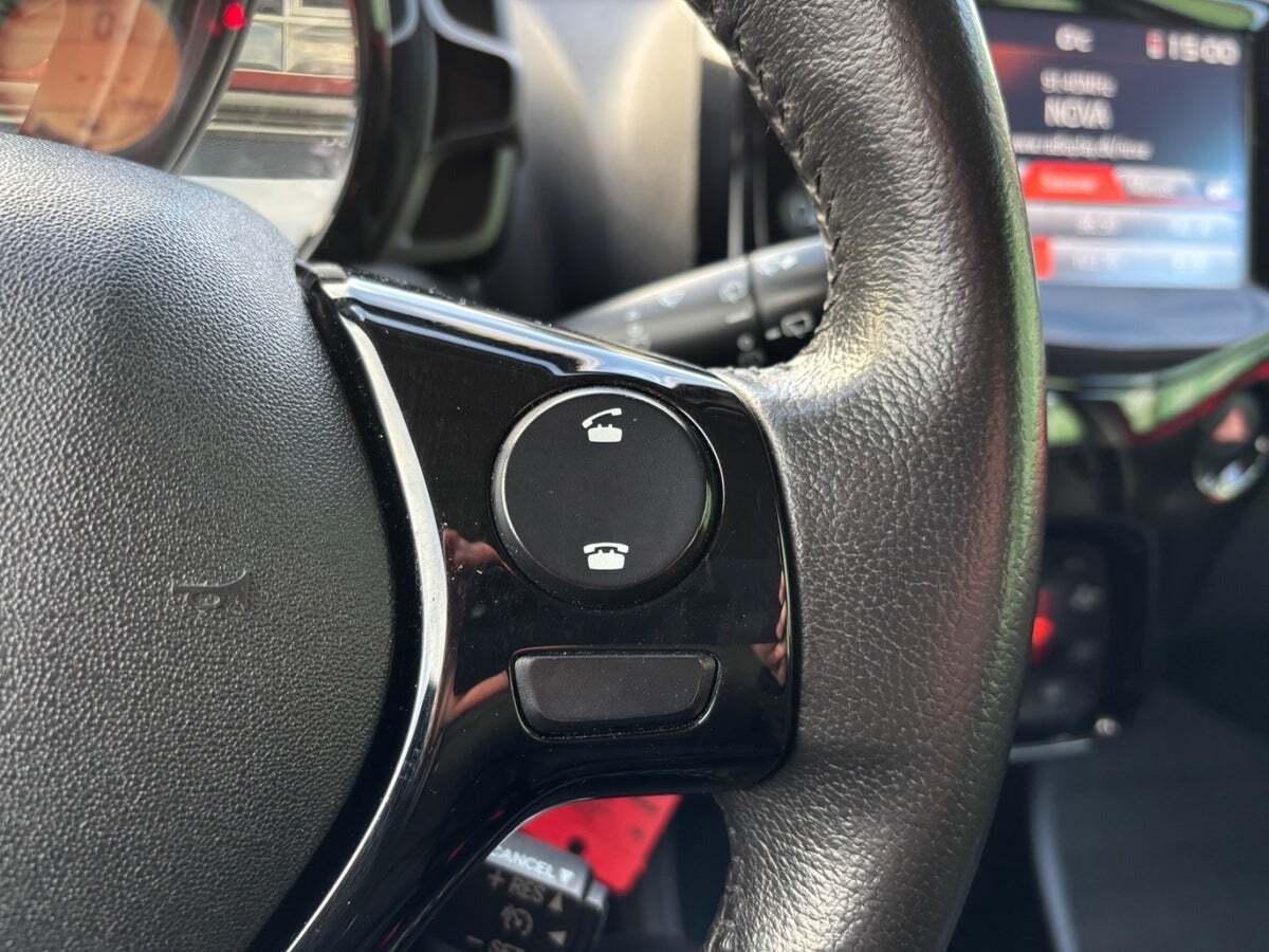 Rød Peugeot 108 fra 2020