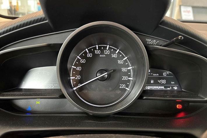 Grå Mazda 2 fra 2024